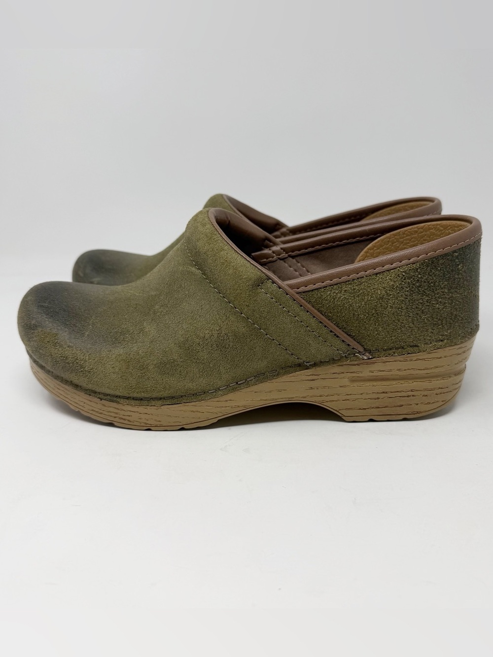 Dansko Pro Clog Green Burnished Nubuck Nursing Clog Shoes - Picture 2 of 12